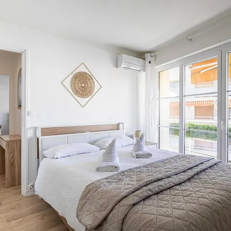Charming A C 1br 4p - *